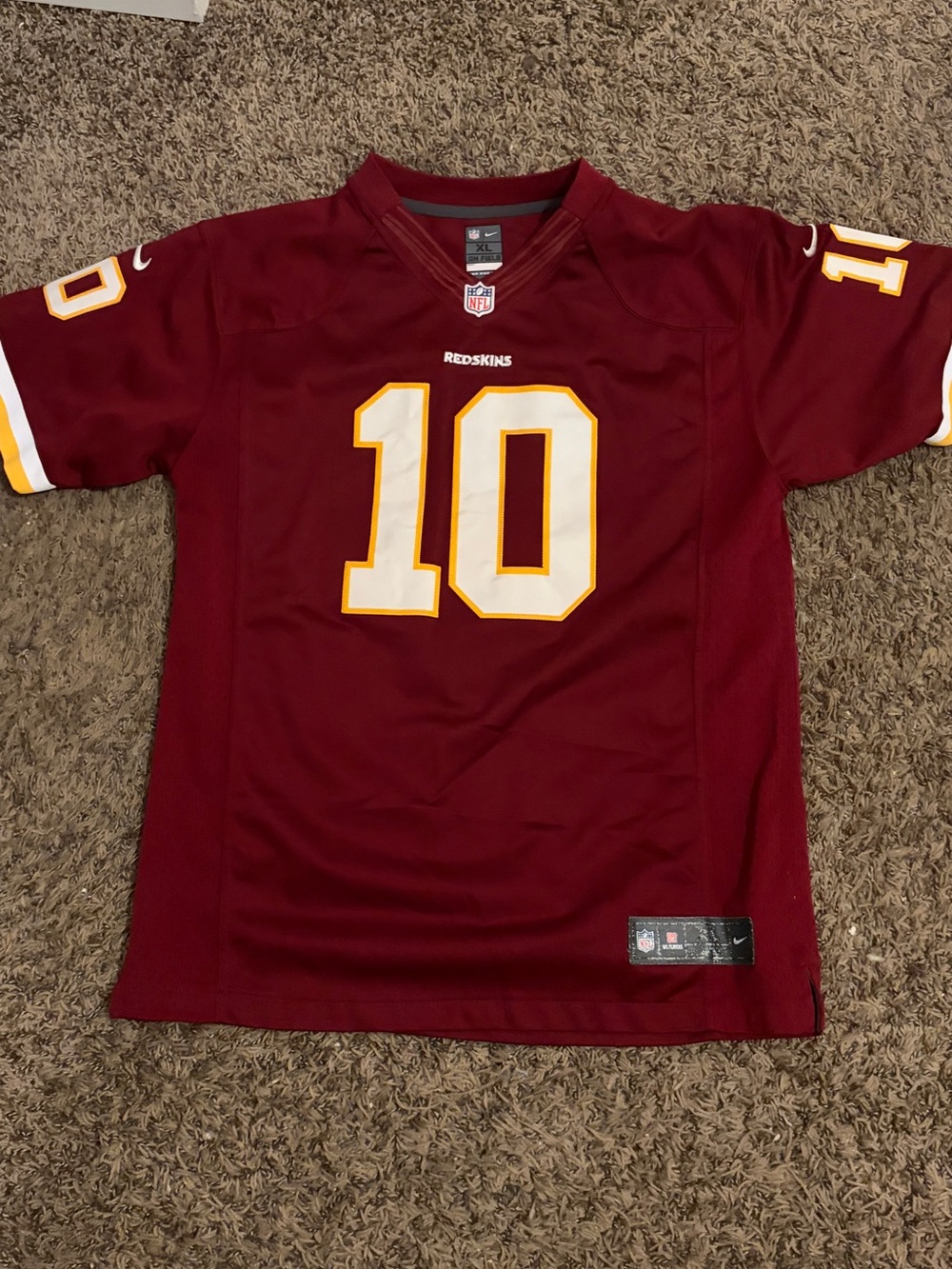 Nike youth burgundy Washington Redskins #10 Football Jersey